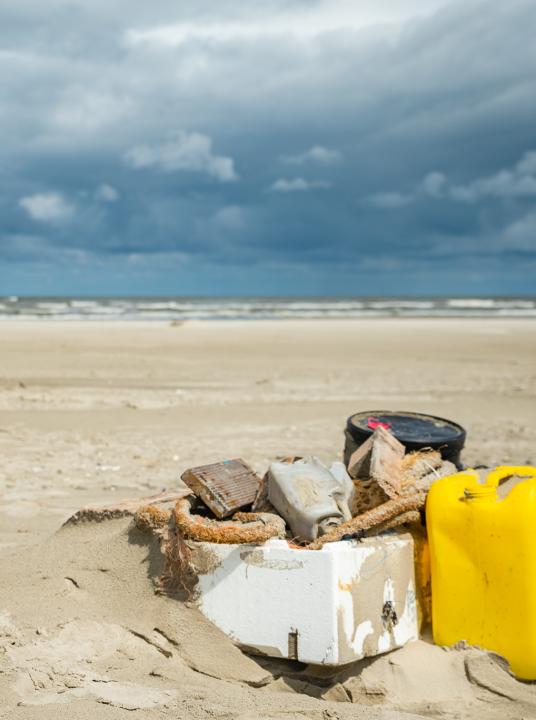 Boskalis Beach Clean-up Tour - VVV Schiermonnikoog - Wadden.nl